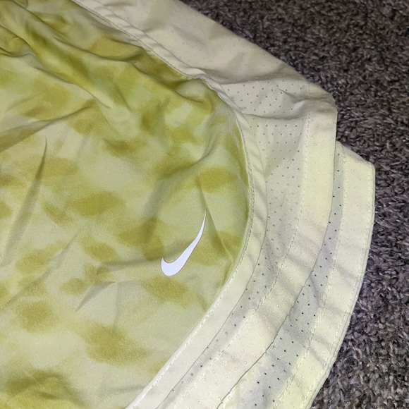 Nike Women’s Running Shorts - Picture 2 of 7